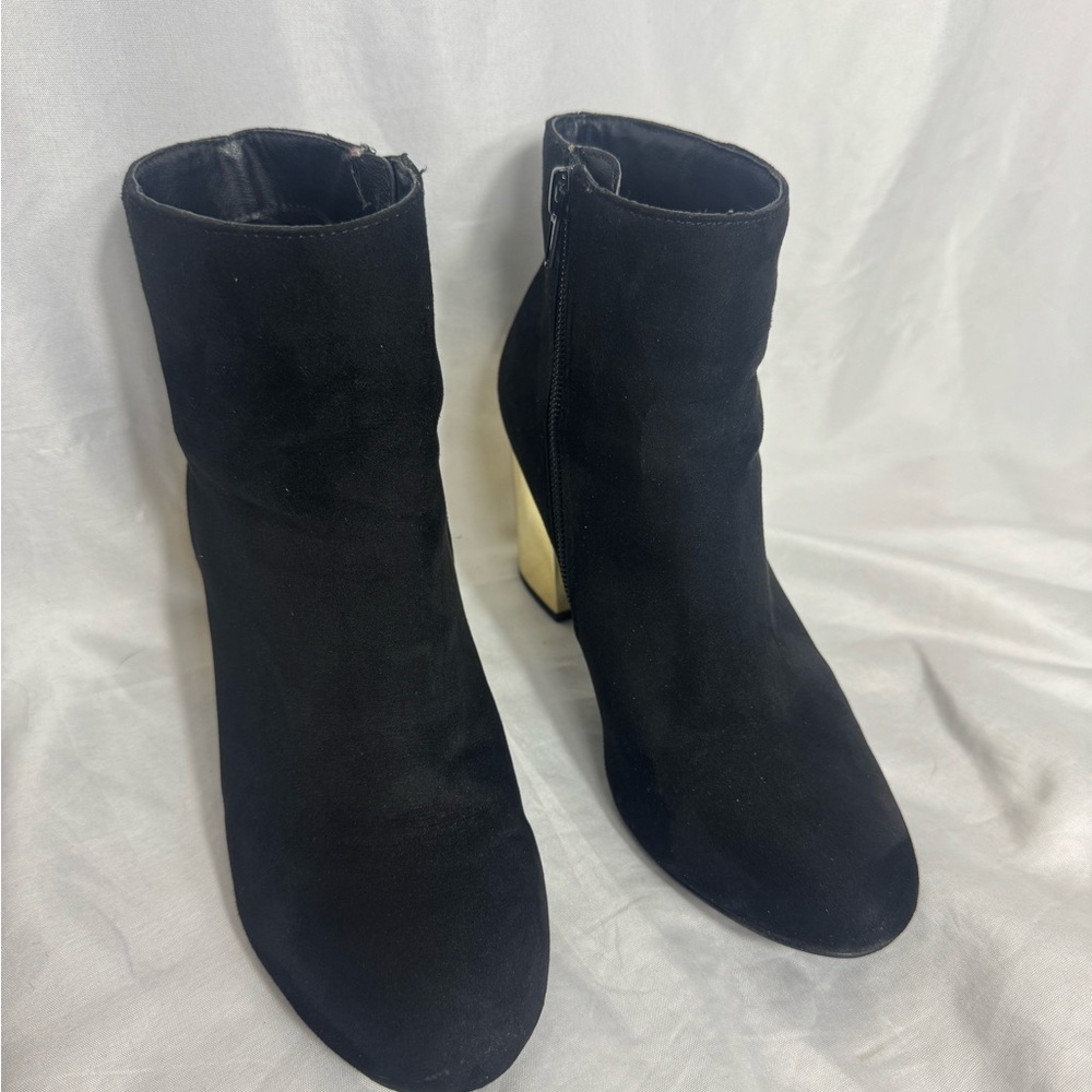 Steve Madden ankle suede black booties with gold heel size 7